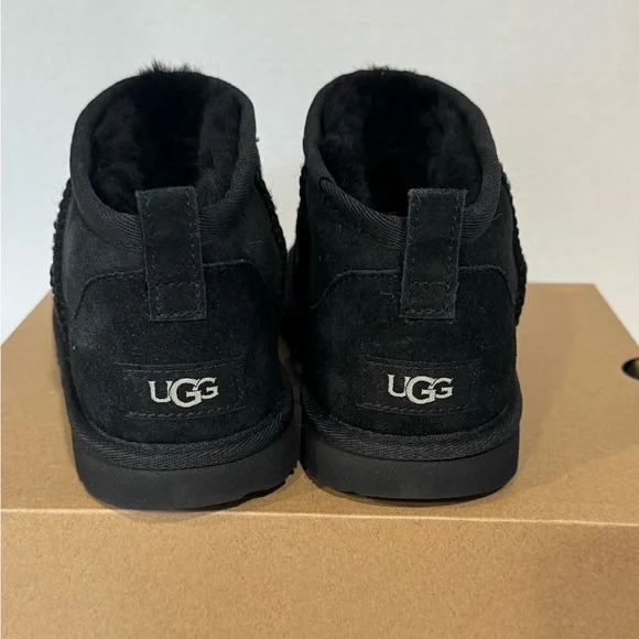Kids UGG boots - Picture 4 of 9